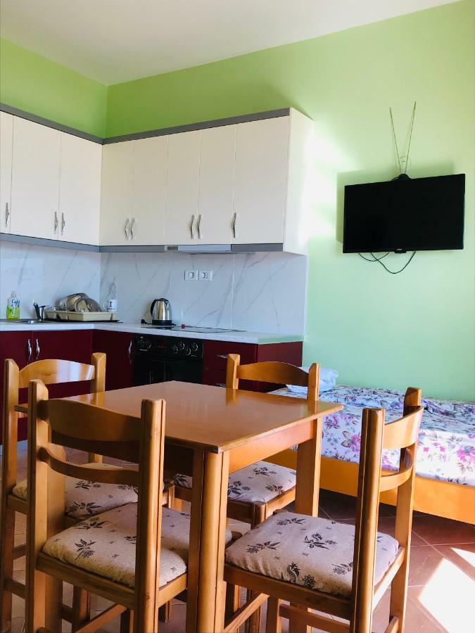Mana Apartments Ксаміл Екстер'єр фото